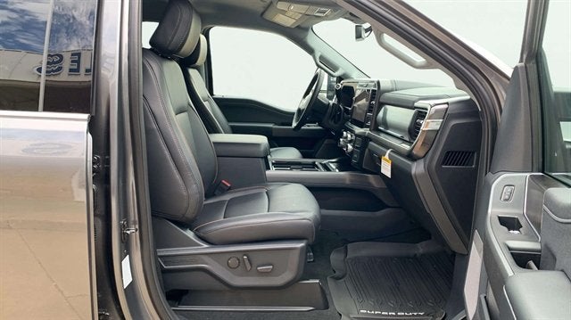 2026 Ford Super Duty F-350 SRW F-350® Lariat®