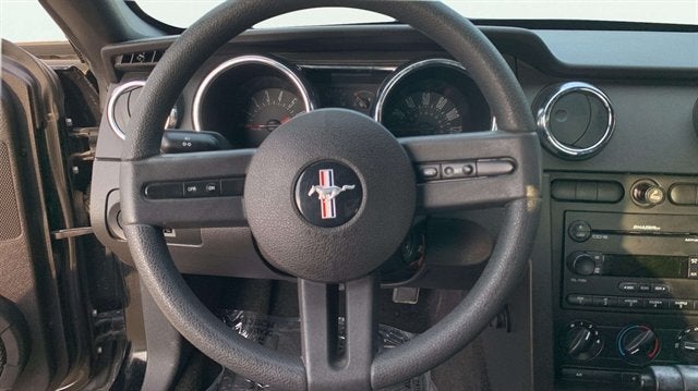 2005 Ford Mustang Deluxe