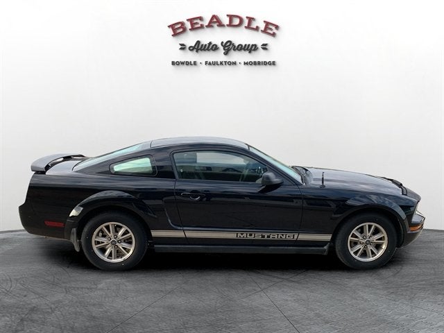2005 Ford Mustang Deluxe