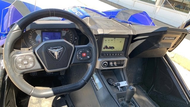 2022 POLARIS SLINGSHOT Base