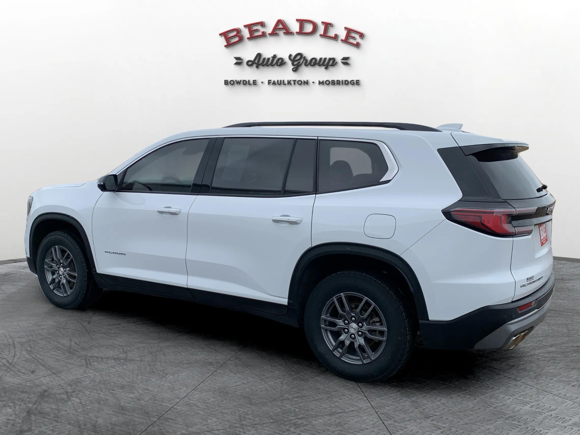 2025 GMC Acadia Elevation