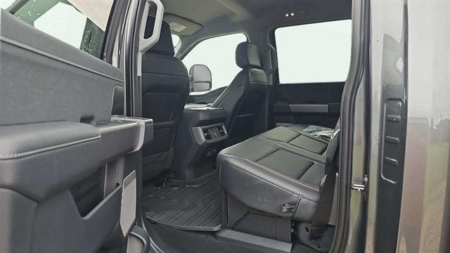 2026 Ford Super Duty F-350 DRW LARIAT