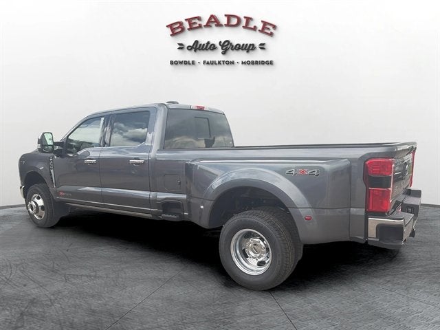 2026 Ford Super Duty F-350 DRW LARIAT