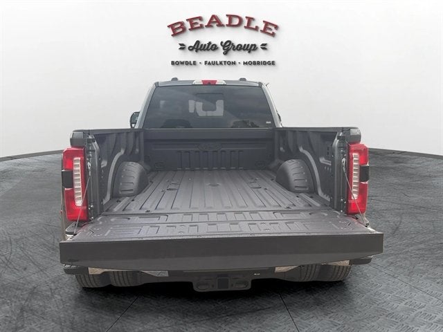 2026 Ford Super Duty F-350 DRW LARIAT