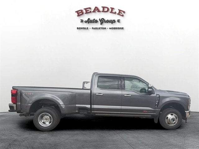 2026 Ford Super Duty F-350 DRW LARIAT