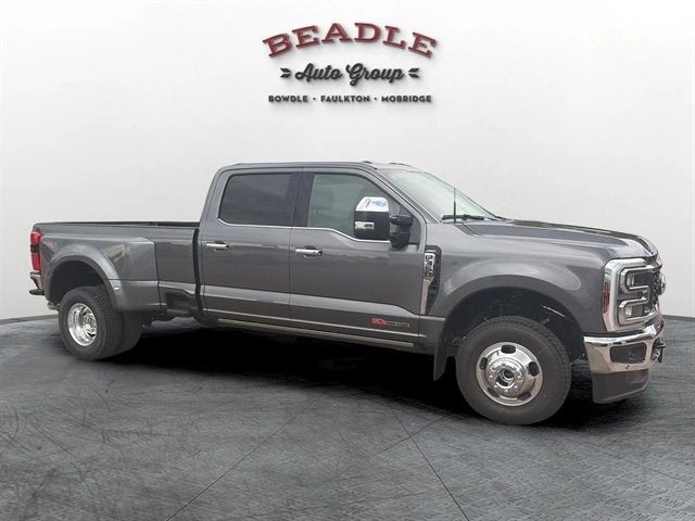 2026 Ford Super Duty F-350 DRW LARIAT