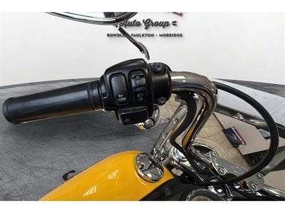 2007 Harley-Davidson Dyna Street Bob Base